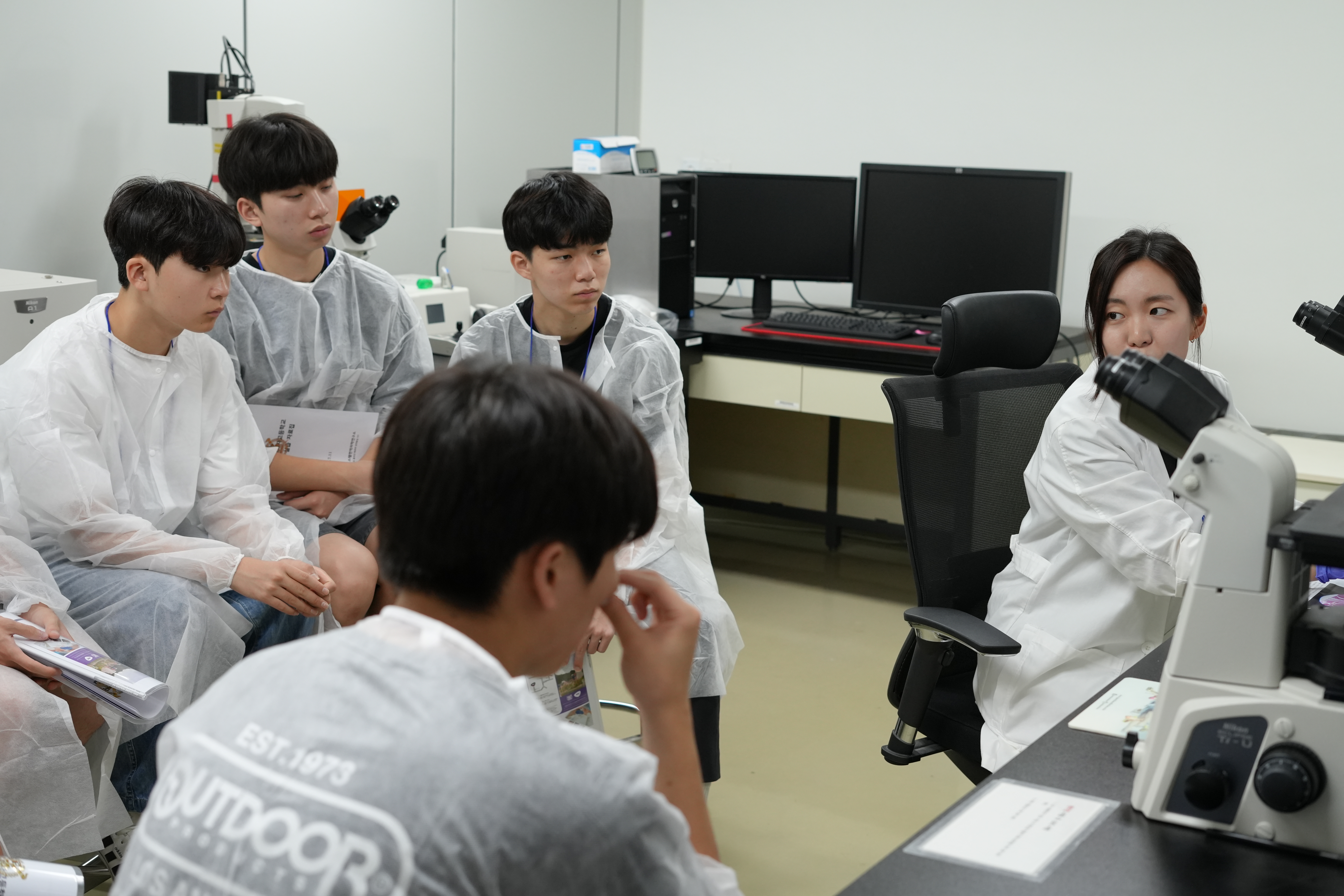 20250711(금) 서울대 시스템면역의학연구소 의과학캠프 조별활동 사진